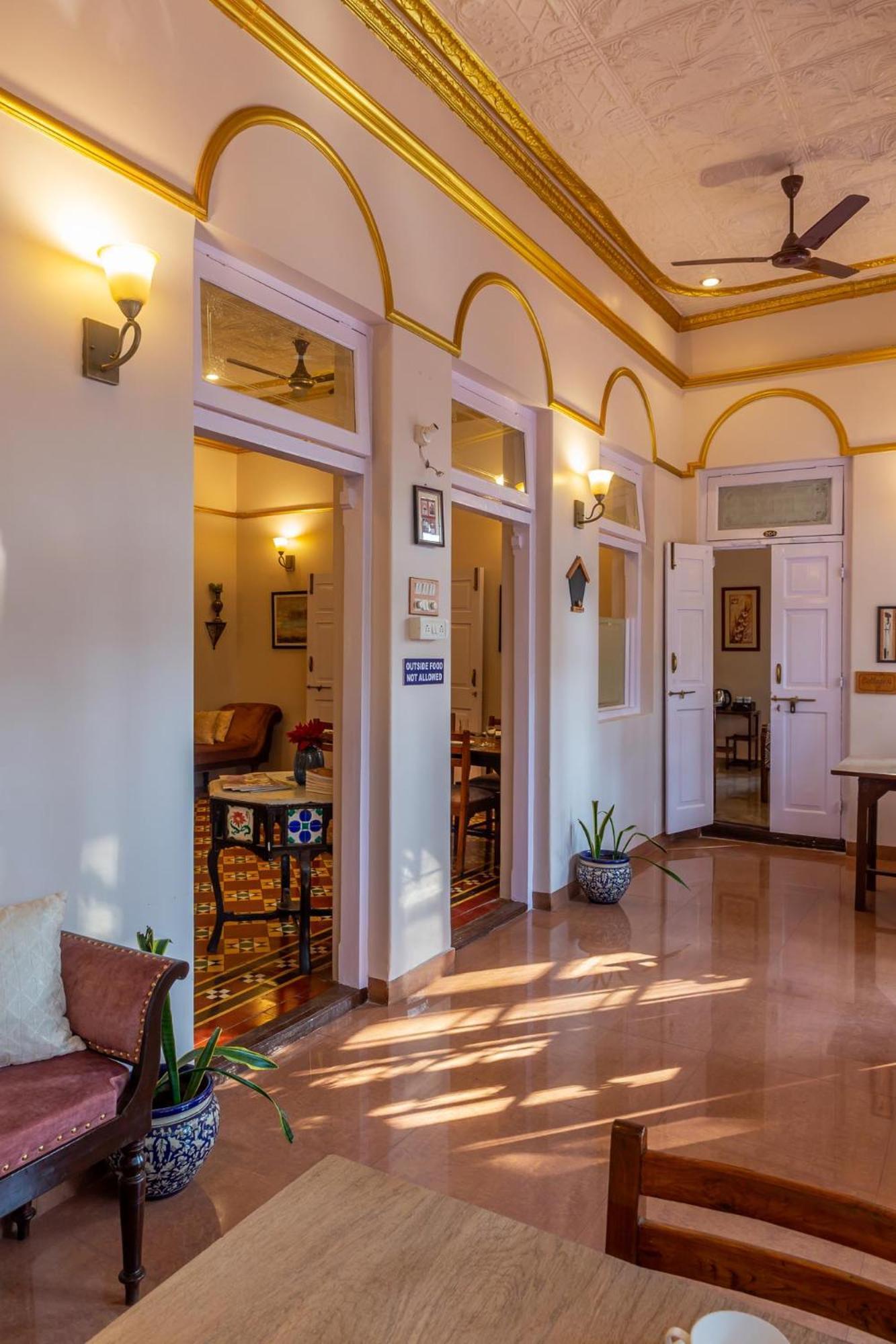 Il Palazzo Villas Панчгани Экстерьер фото